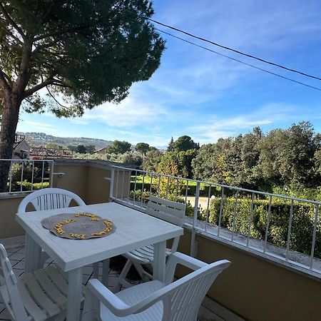 N185 - Numana, Meraviglioso Trilocale Con Terrazzo E Piscina מראה חיצוני תמונה